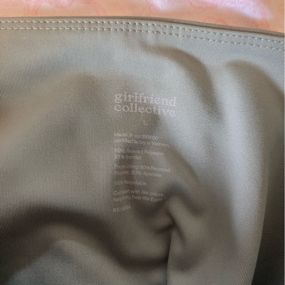 Women's High-Waisted Green Leggings - Picture 8 of 12